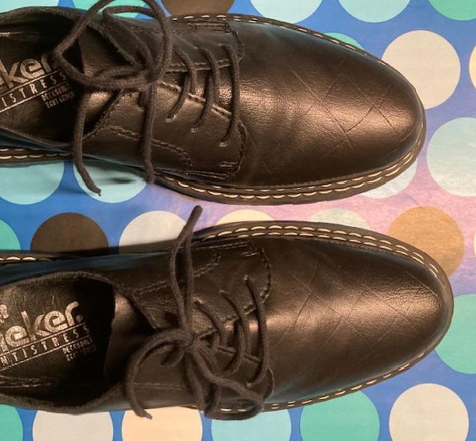 Sehr schöne Rieker Schnürschuhe „Antistress“, Gr. 39, schwarz in Andernach