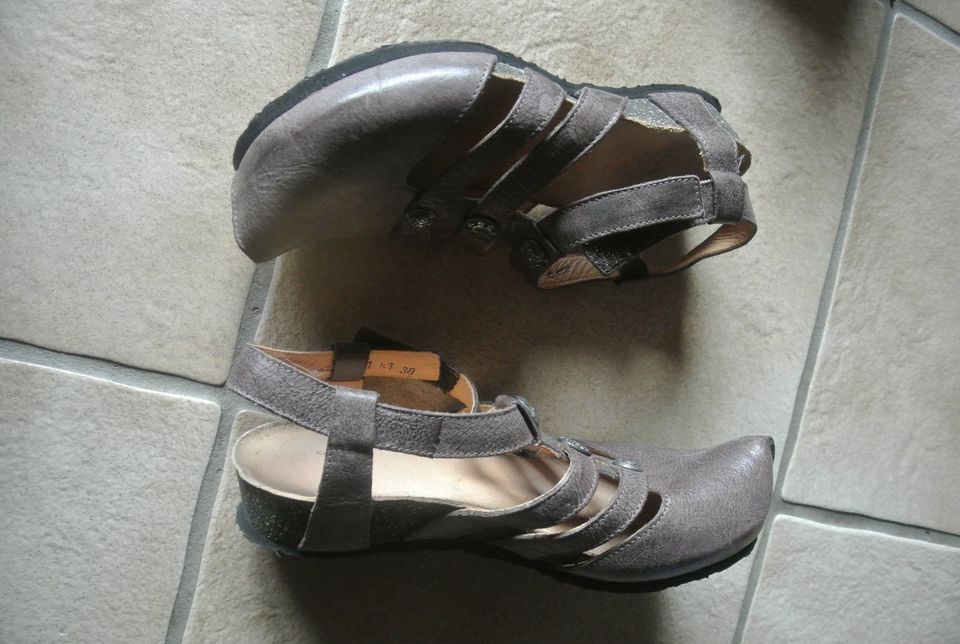 Think Schuhe Gr.38 Pumps,Ballerinas,Stiefel,Sneaker.Mokkasin,Top in Mendig