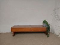 Vintage Holzbank mit Stauraum Sitzbank Blumenbank 60er 70er Retro Berlin - Mitte Vorschau