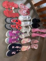 11 paar Mädchen Schuhe,Sandalen Stiefel Sneaker 27-32 Wuppertal - Barmen Vorschau
