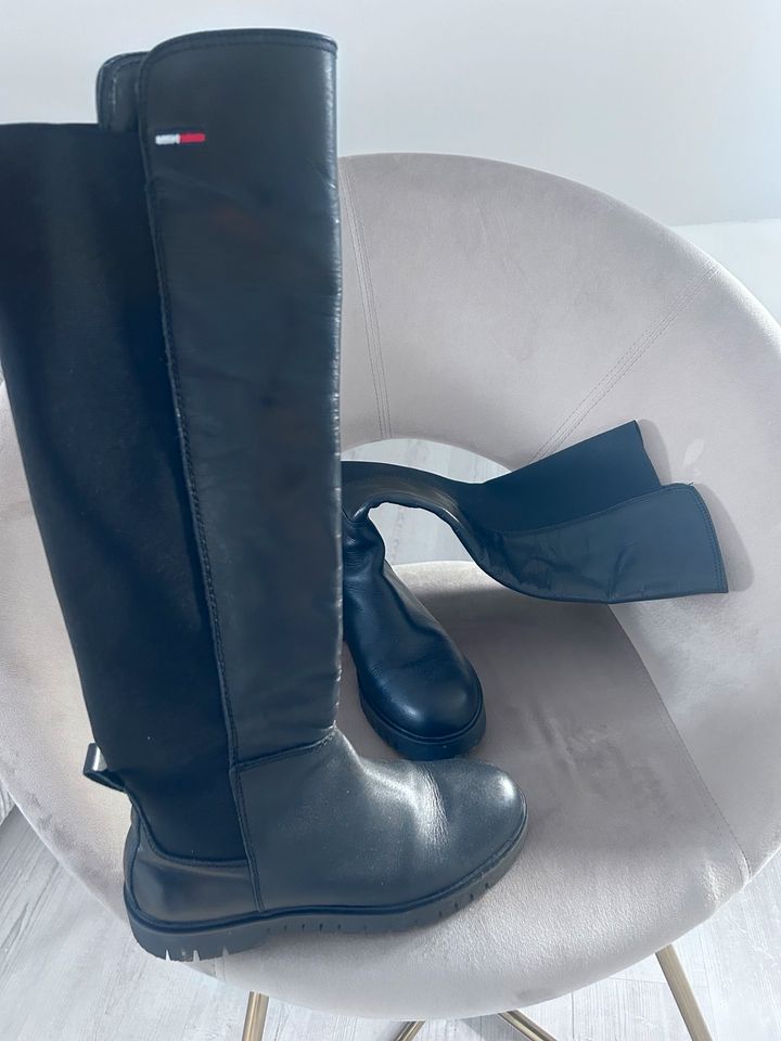 Tommy Hilfiger Stiefel lang in Bruchmühlbach-Miesau