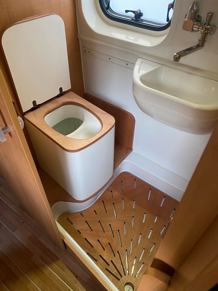 Einbau BoKlo Trenntoiletten, Toiletten Camping, Einbau schwenkbare Trenntoilette, Herstellung & Einbau durch BoKlo Trenntoiletten Manufaktur in Wuppertal