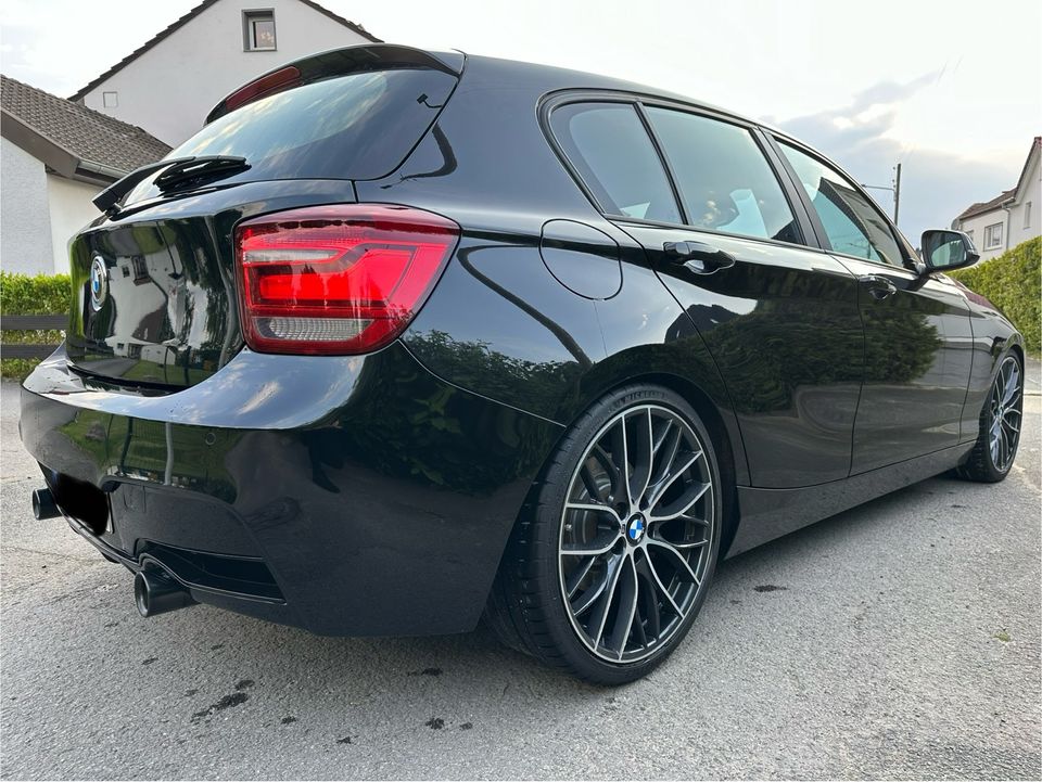 BMW F20 125D M Sport Navi Xenon Logic7 Leder Automatik in Bielefeld