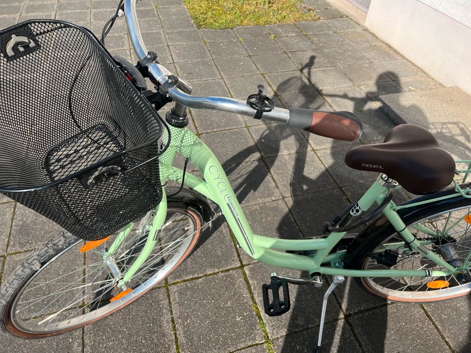 Damen Fahrrad in Nürnberg (Mittelfr)