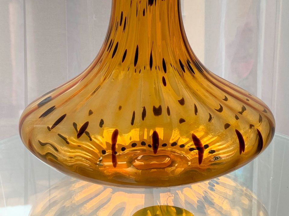 "UFO" Space Age mundgeblasene, bauchige Vase mit Punktmuster 70er in Düsseldorf