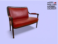 WMK # Sehr elegantes und gut erhaltenes antikes 2er Sofa mit späterem rotem Leder Bezug und handverziertem Holzrahmen # Couch 2-Sitzer Bank Sitzbank Küchenbank Ledersofa Ledercouch Jugendstil Vintage Friedrichshain-Kreuzberg - Friedrichshain Vorschau