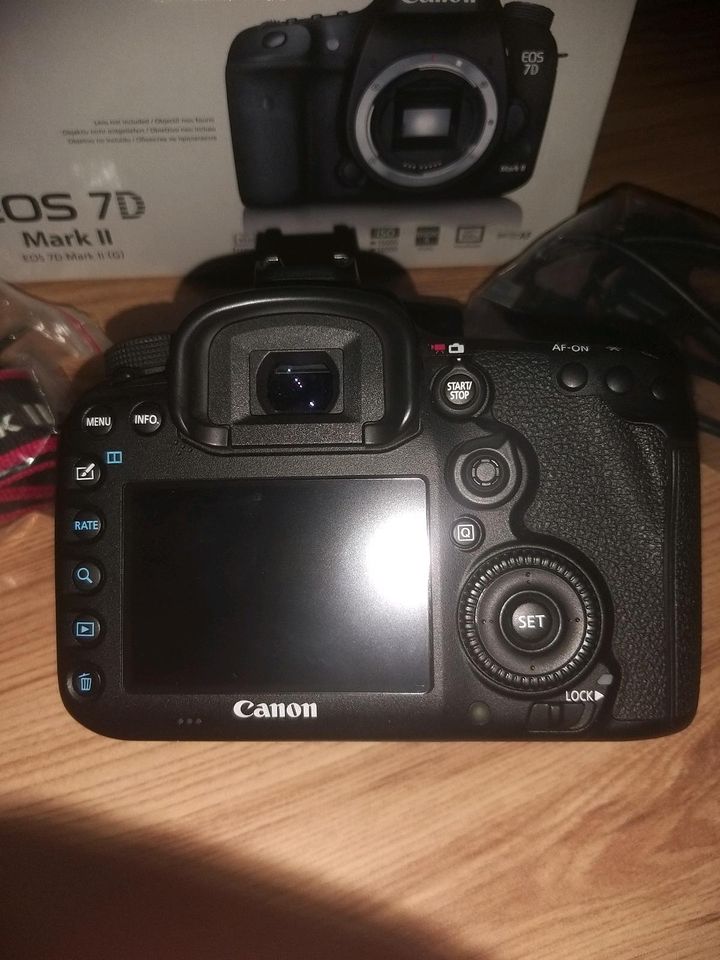 Canon EOS 7D Mk ii - top Zustand in Gelnhausen