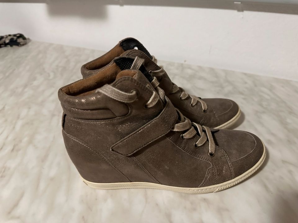 Paul Green Sneaker High Top Gold Glänzend 40 in Minden