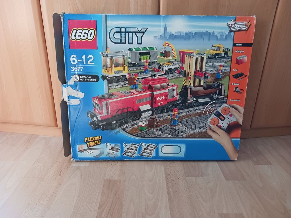 Verschiedene Lego City Züge und Schienen (6377,60051,7895,7499) in Glauburg