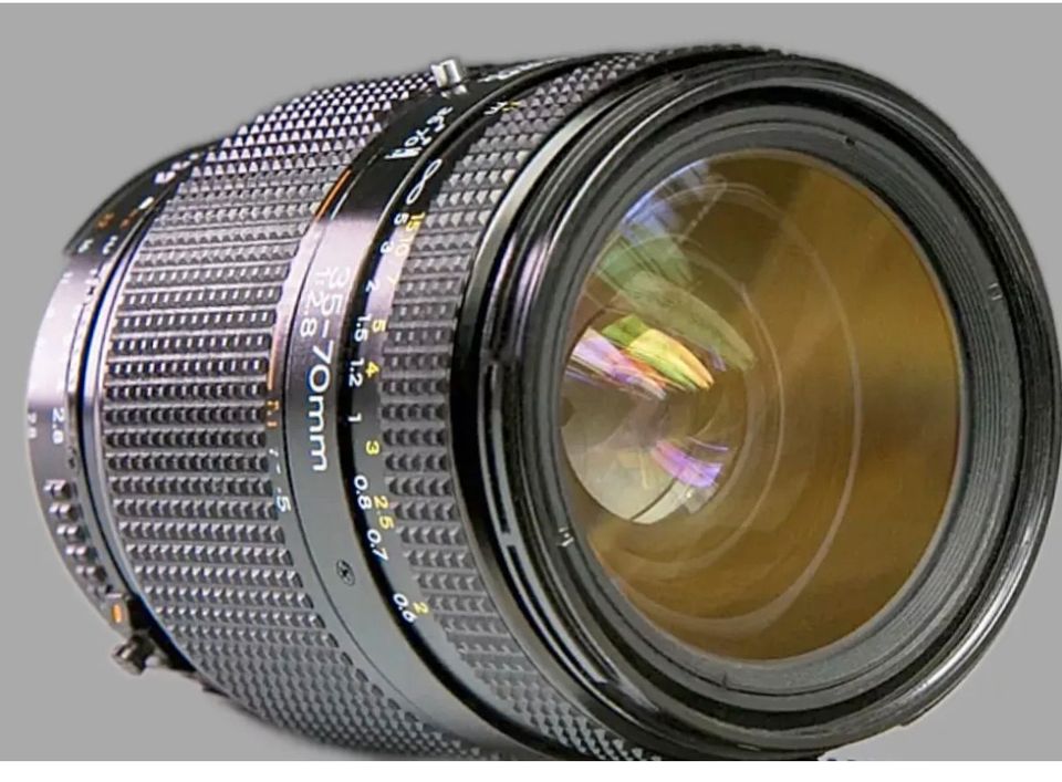 Nikon Analogkamera F90 inkl. Hochwertigem Objektiv & Stativ in Röthenbach