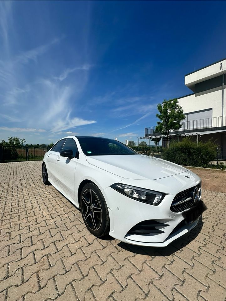 Mercedes-Benz A250 4MATIC AMG LINE in Wiesbaden