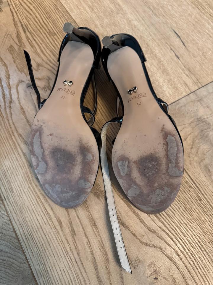 Sommerliche Sandalen RYLKO * Größe 42 * Top-Zustand * Versand in Hamburg