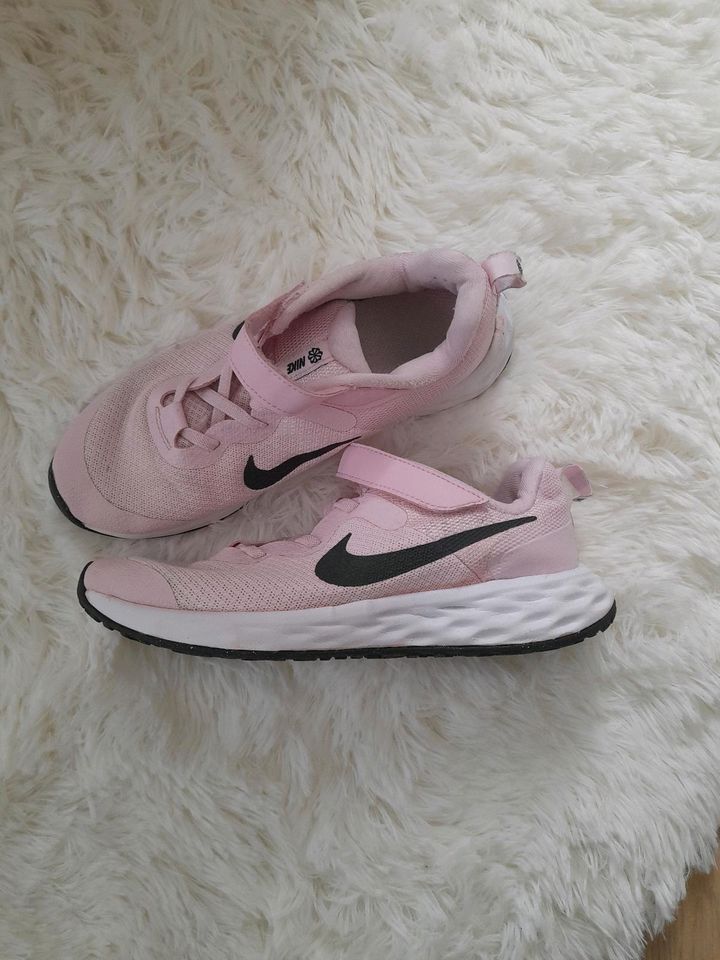 Nike Mädchen Sneaker in Gevelsberg