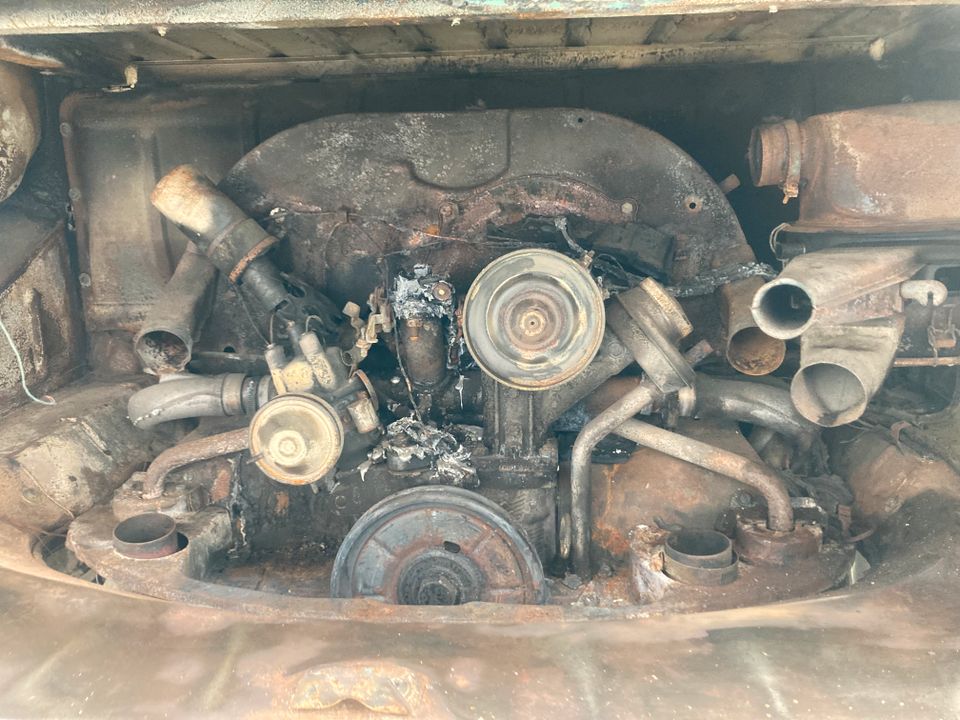 Volkswagen T2A 1971 | Restaurationsobjekt mit Motorbrandschaden in Goch