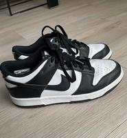 Nike Schuh Dunk low Panda, Sneaker, Größe 39 Nordrhein-Westfalen - Niederkassel Vorschau