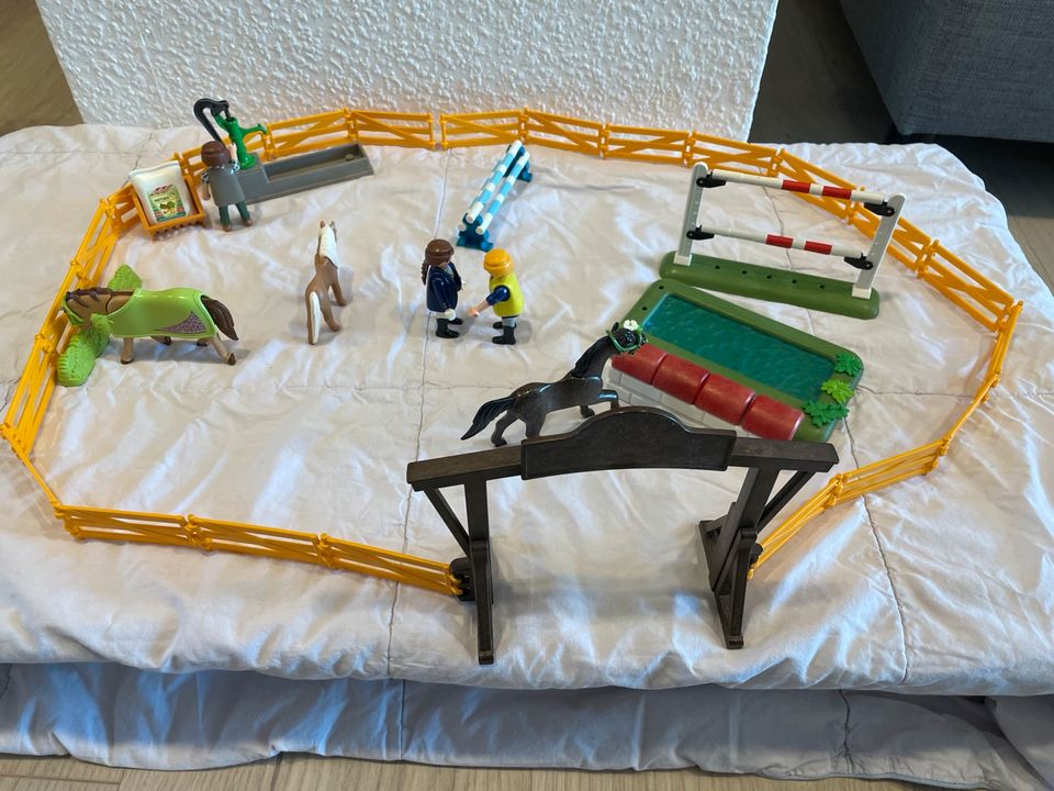 Playmobil Pferdebox + Gatter in Lünen