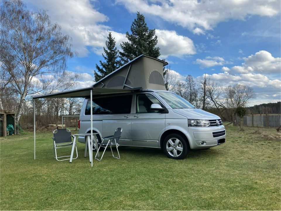 VW Bulli Camper T5.2 California Comfortline mit umfangr. Zubehör in Berlin