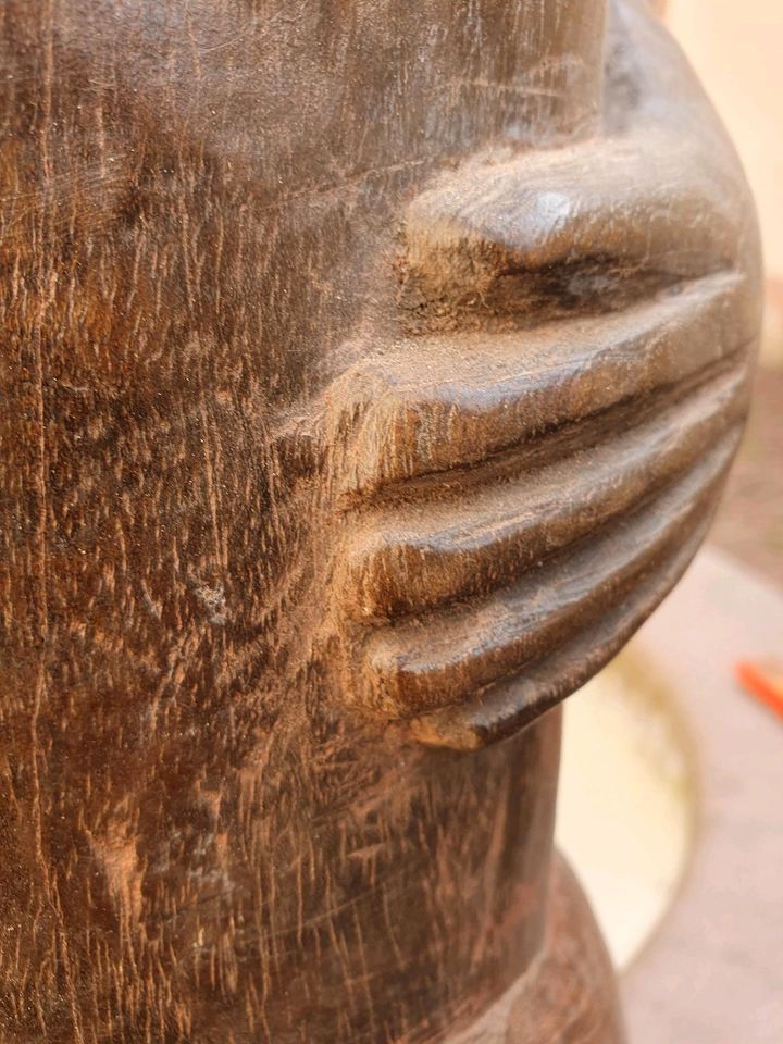 Afrika Schnitzarbeiten Skulptur Holzarbeiten Antiquitäten Figur in Zellingen