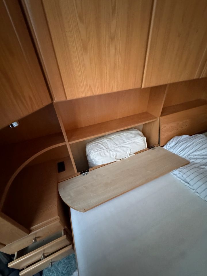 Schlafzimmer Einbauschränke garderobe Doppelbett in Kelkheim