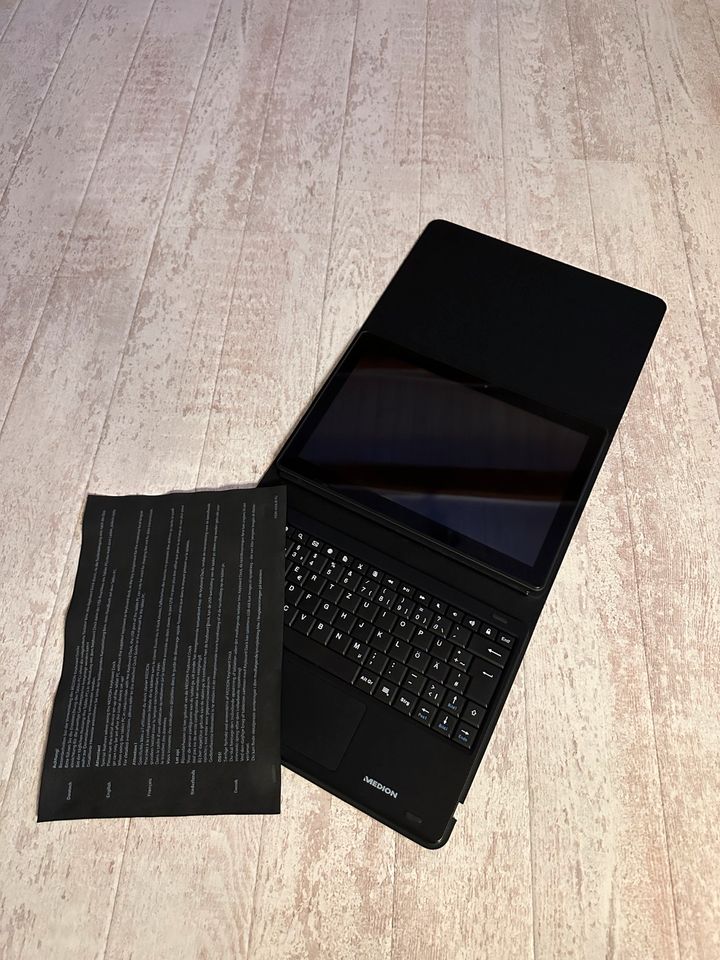 MEDION LIFETAB E10802 PC TABLET in Wipperfürth