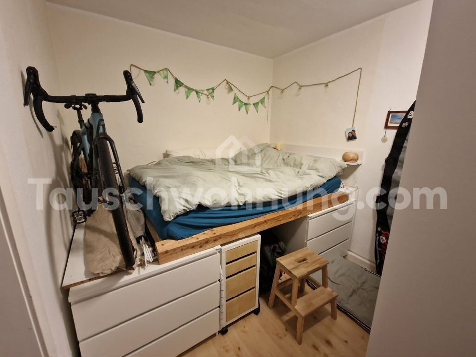 [TAUSCHWOHNUNG] Gut geschnittene 2-Zimmer Wohnung mit Balkon und Ofen in Köln
