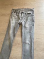 TOMMY HILFIGER Herren Jeans Gr.32 grau Nordrhein-Westfalen - Euskirchen Vorschau