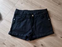 Kurze schwarze Hose Shorts Gr. 152 von Page young Nordrhein-Westfalen - Gelsenkirchen Vorschau