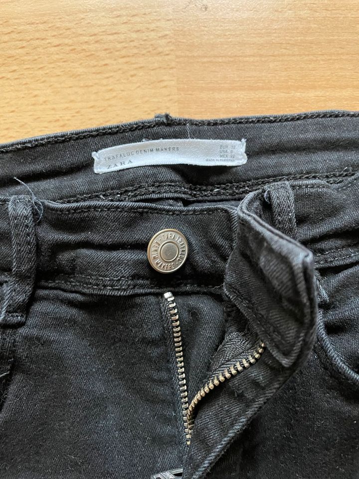 Zara schwarze Jeans in Gr. 32 in Nordrhein-Westfalen - Leverkusen | eBay  Kleinanzeigen ist jetzt Kleinanzeigen