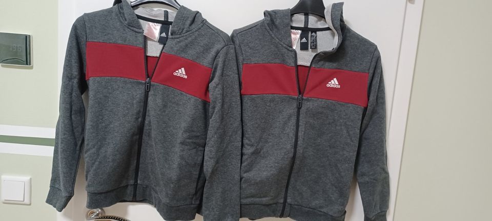 Kinder Kapuzenpullover Gr. 134  ( Adidas) und 128 in Erlangen