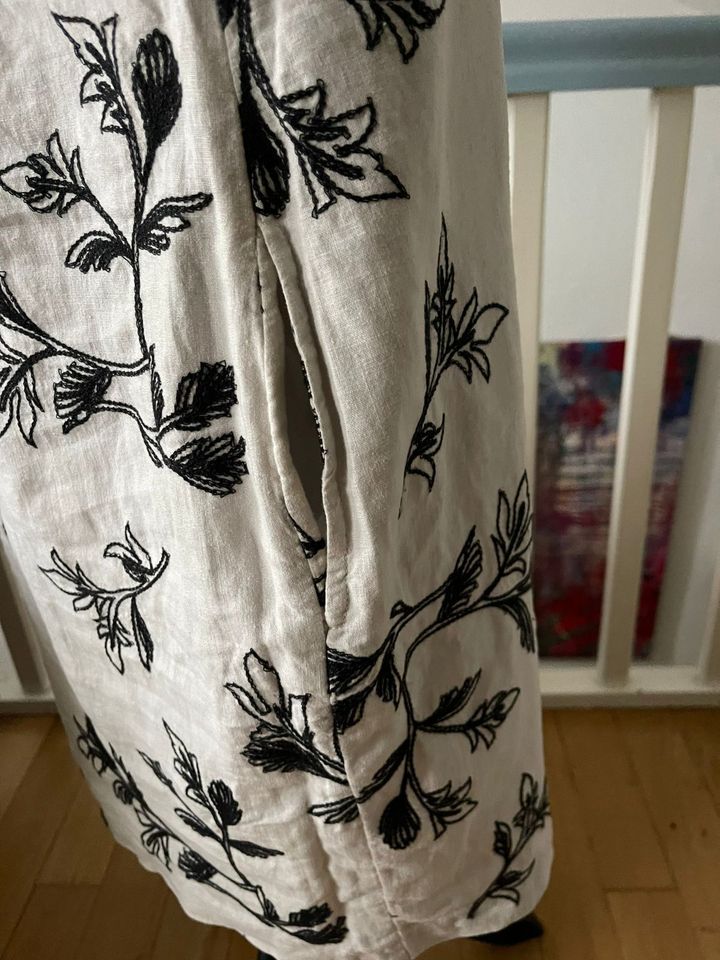 Leinenkleid weiß schwarz bestickt mit Seitentaschen NEU m.Etikett in Nürnberg (Mittelfr)
