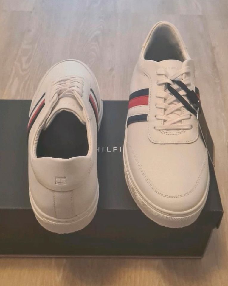 Neue Tommy Hilfiger Sneaker 43 Schuhe weiß cupsole in Dresden