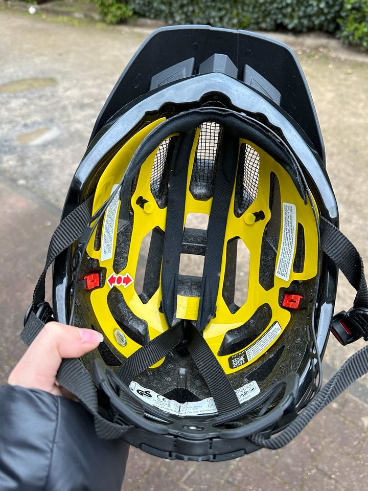 Neuer Helm Uvex in Düsseldorf