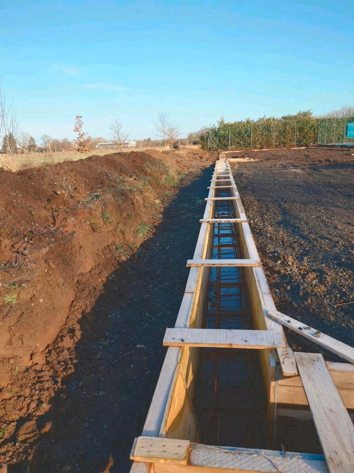 Erd und Baggerarbeiten Haustrockenlegungen Poolaushub in Lohmar