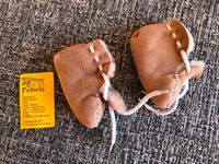 Baby Fellschuhe - neu und ungetragen - von regionaler Schäferei Kr. München - Hohenschäftlarn Vorschau