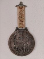 Runde Zinnmedaille Carl Spitzweg "Der Sonntagsspaziergang" Bayern - Wolfratshausen Vorschau