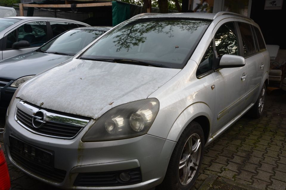 Opel Zafira Edition in Düsseldorf