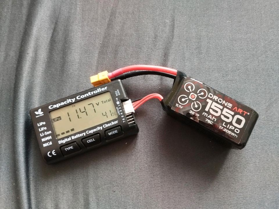 Drone Art 3S RC Akku 11,1V Lipo 75C 1550mah xt60 neuwertig in Dresden