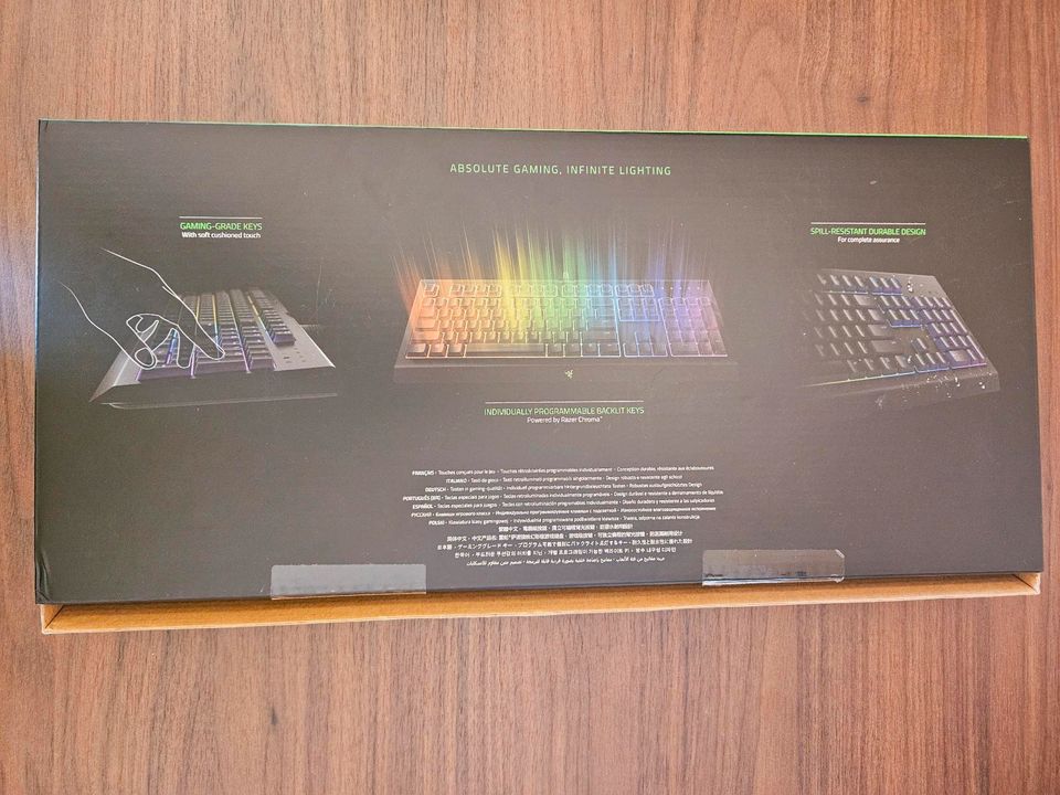 Razer Cynosa Chroma Tastatur in Fluorn-Winzeln