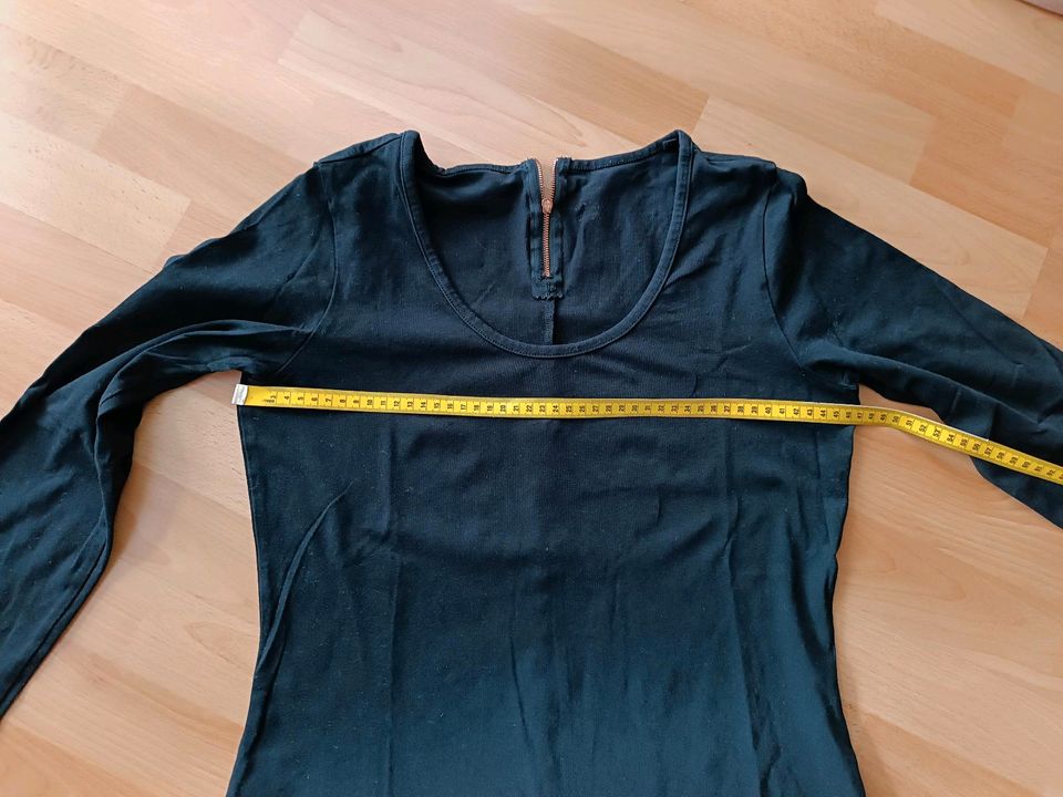 Neues Langarmshirt m. hübscher Rückansicht, gr. 40, ggf. 42 es in Bloh