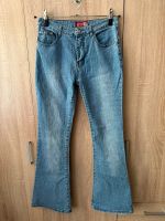 hellblau gewaschene Jeans mit Schlag Hamburg Barmbek - Hamburg Barmbek-Süd  Vorschau