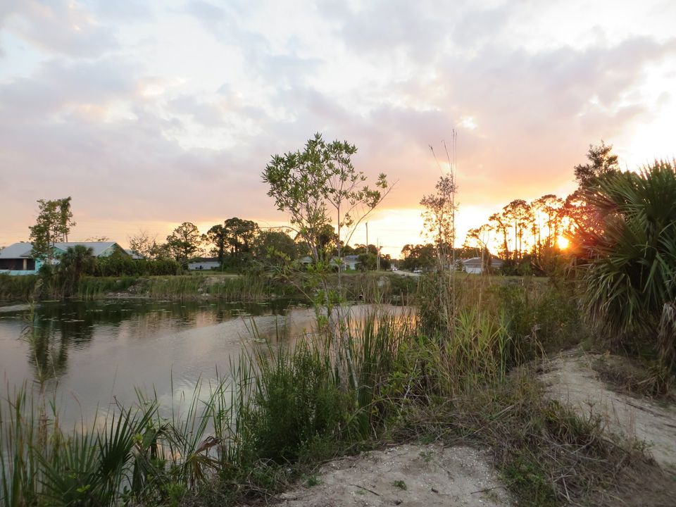 FLORIDA - Eckgrundstück in Cape Coral mit Wasserzug.Kapitalanlage in Mudersbach