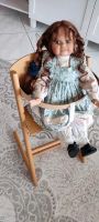 Porzellan Puppe mit Stuhl Baden-Württemberg - Niefern-Öschelbronn Vorschau