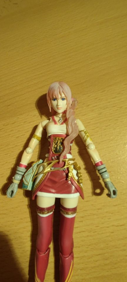 Play Arts Kai Serah Farron FF Xiii-2 Square Enix Figur in Bad Arolsen