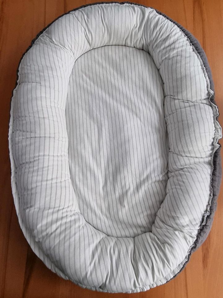 Babynest Nästchen Newborn Baby grau weiß in Oer-Erkenschwick