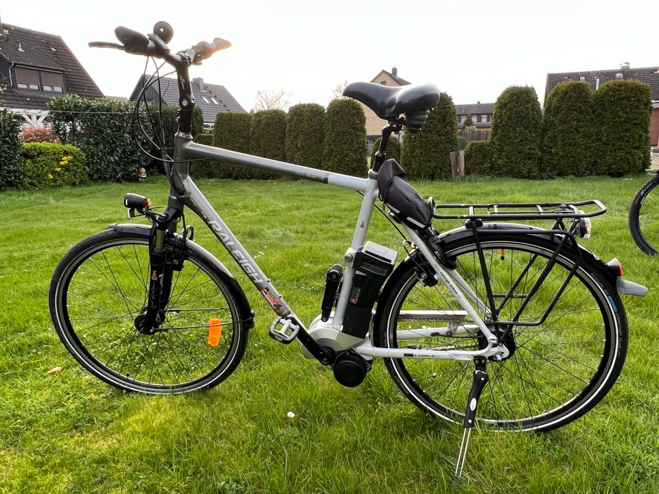 Raleigh Herren E-Bike Pedelec 28 Zoll 60er Rahmenhöhe 8-Gang in Bomlitz