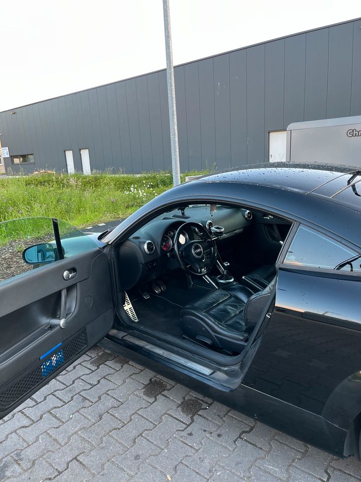 Audi TT schwarz  -TÜV bis 2025/07 in Troisdorf