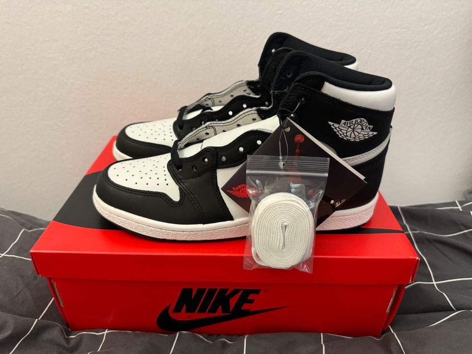 Jordan 1 Retro High 85 Black White (2023) US9 42.5 in München