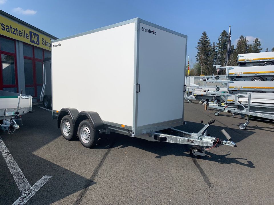 Brenderup Koffer mit Seitentür und Rampe Anhänger 2500 KG in Zülpich