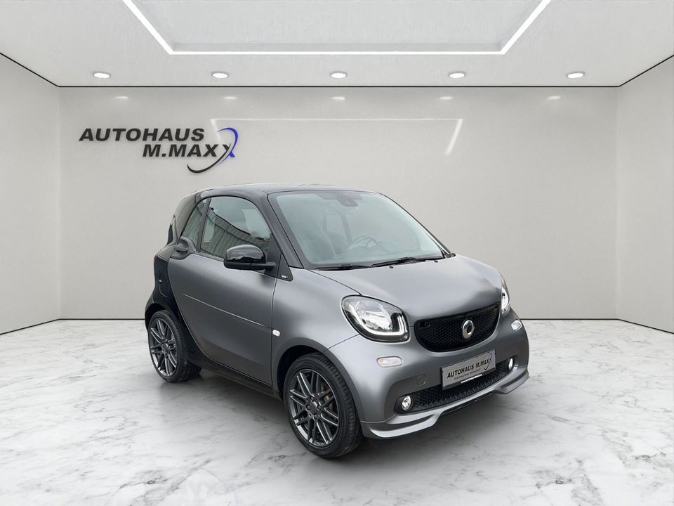 Smart ForTwo coupe prime BRABUS Leder Navi Pano LM in Nidderau