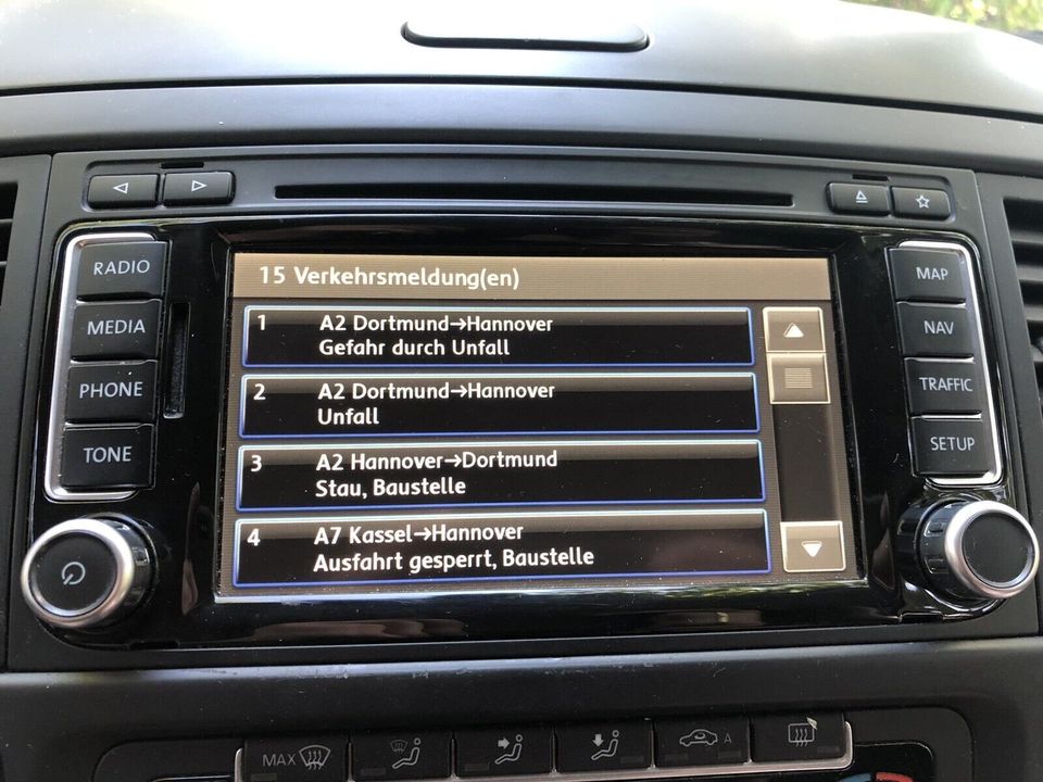 VW RNS510 RNS 510 7L6035680C Navigationssystem Touareg 7L Code in Lachendorf